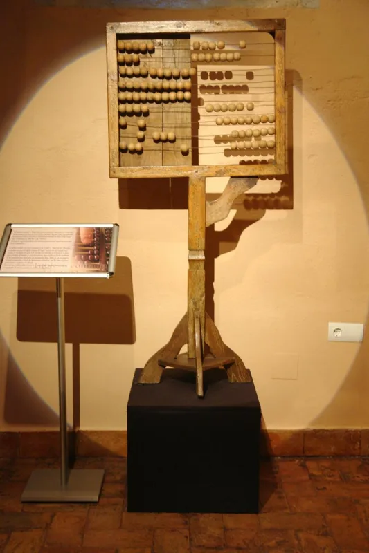 Ábaco del siglo XIX en la sala A del museo