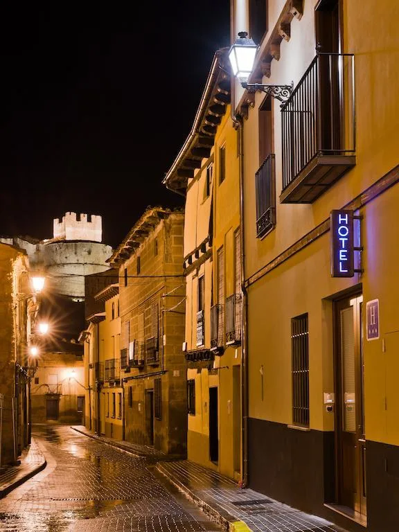 Calle Pedro Carpintero, primer maestro público de Berlanga